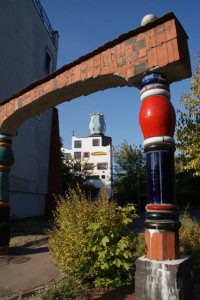 Haus Hundertwasser, Eckdetail, 03.10.2014, LWi-0035