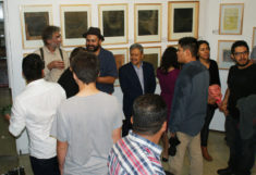 Xavier Scherenberg und E. Hartwig im Gespräch, Ausstellungseröffnung, Galerie 910, Oaxaca-Stadt, 29.07.2017, Foto B. Lau