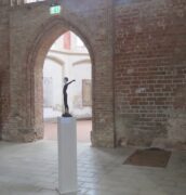 Hans Scheib, 6. Stock, 2023, Bronze, Farbe, 64 x 51 x 12,5 cm, Foto: Anke Zeisler